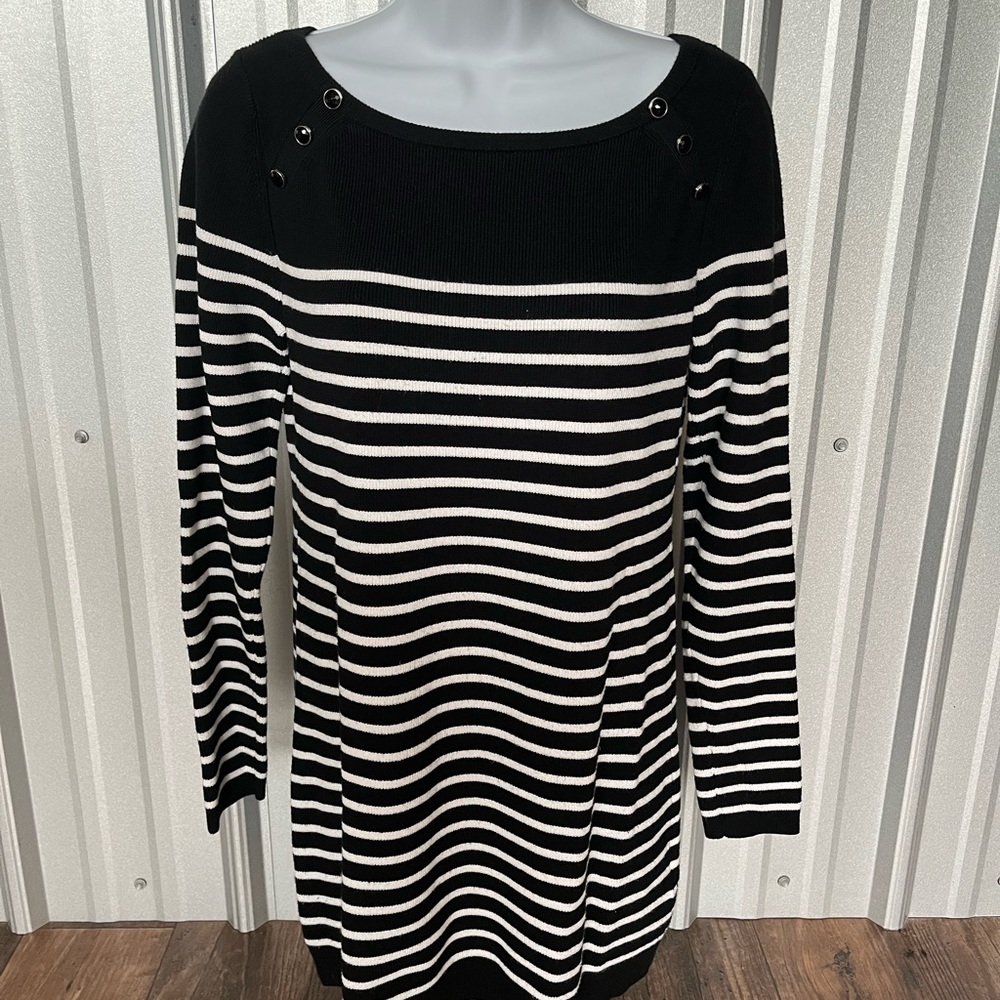 WOMENS White House Black Market Striped Black/White Crew Neck Sweater Medium